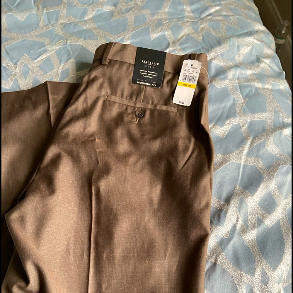 NWT Modern Fit .  34x32  .